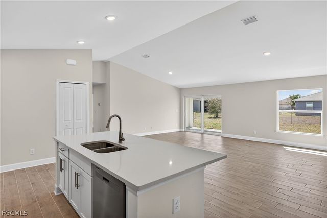 630 NW 28th TER, Cape Coral, FL 33993