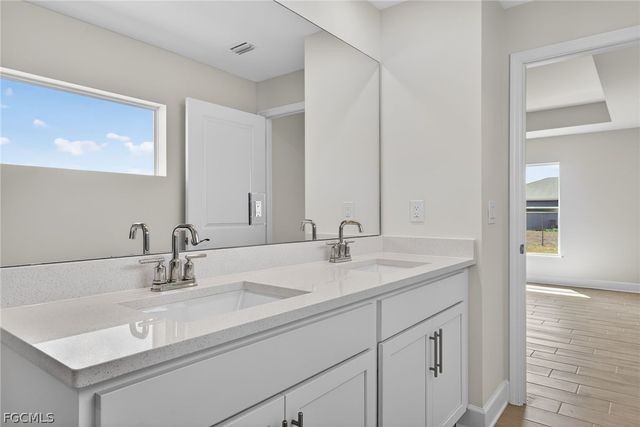 630 NW 28th TER, Cape Coral, FL 33993