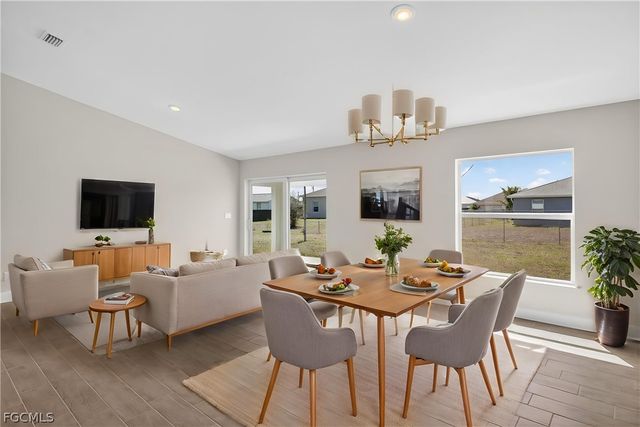 630 NW 28th TER, Cape Coral, FL 33993