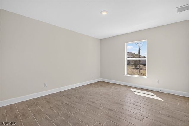 630 NW 28th TER, Cape Coral, FL 33993