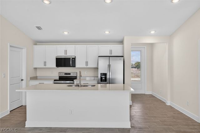 630 NW 28th TER, Cape Coral, FL 33993