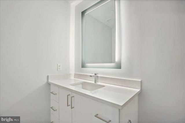 923 V ST NW #602, Washington, DC 20001