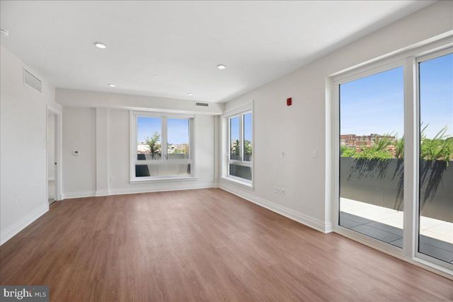 923 V ST NW #602, Washington, DC 20001