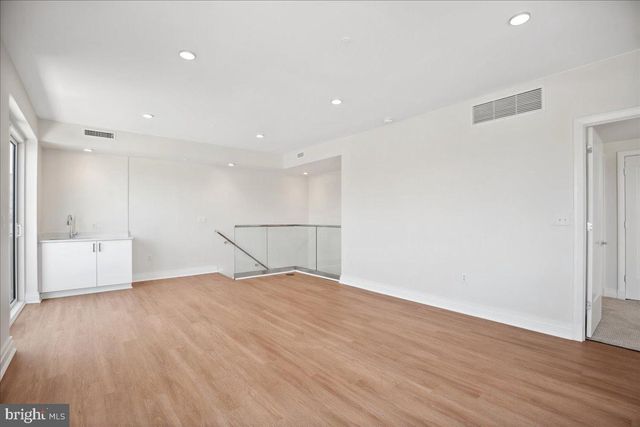 923 V ST NW #602, Washington, DC 20001