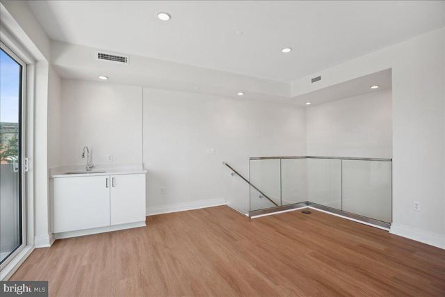 923 V ST NW #602, Washington, DC 20001