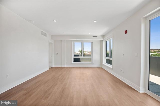 923 V ST NW #602, Washington, DC 20001