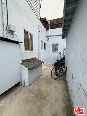 6640 Leland Way, Los Angeles, CA 90028
