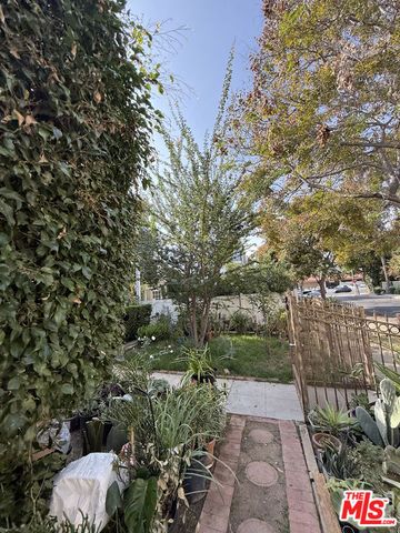 6640 Leland Way, Los Angeles, CA 90028