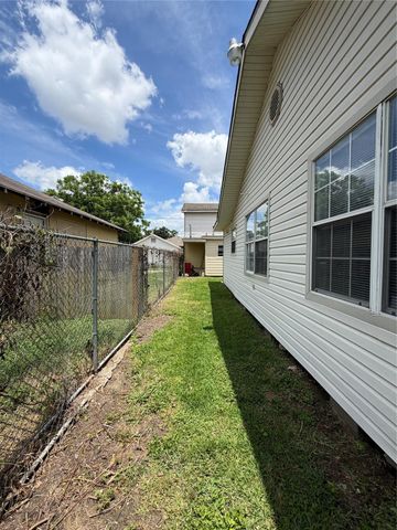 111 Inlane Street, Houston, TX 77012