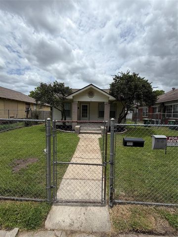 111 Inlane Street, Houston, TX 77012