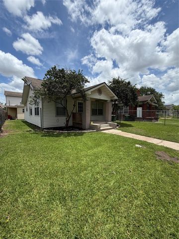 111 Inlane Street, Houston, TX 77012