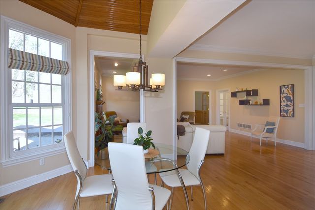 317 Abbey Brook Ln, Peters Twp, PA 15367