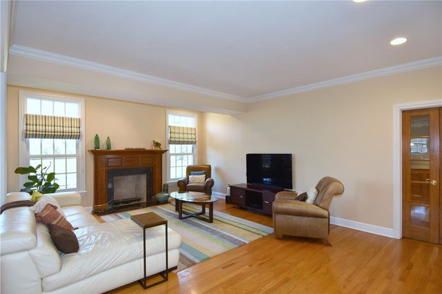 317 Abbey Brook Ln, Peters Twp, PA 15367