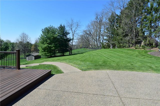 317 Abbey Brook Ln, Peters Twp, PA 15367