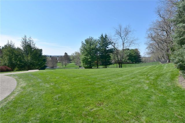317 Abbey Brook Ln, Peters Twp, PA 15367