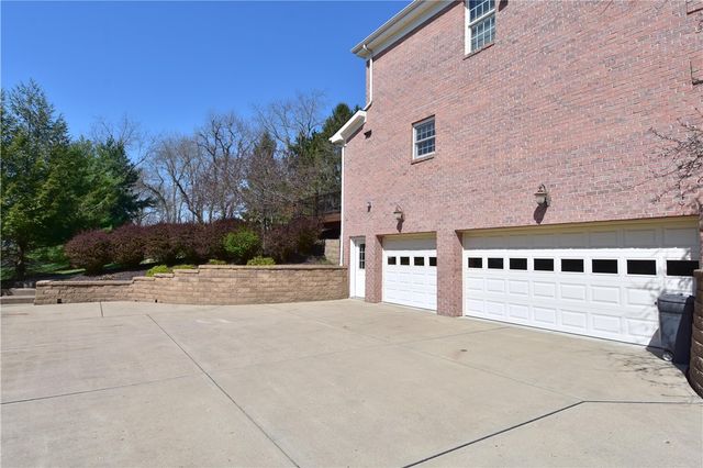 317 Abbey Brook Ln, Peters Twp, PA 15367
