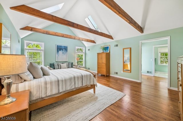 6 Windsor Ct, Clinton Twp., NJ 08801