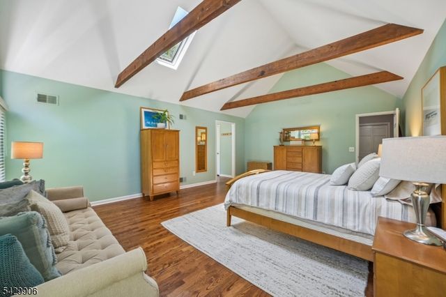 6 Windsor Ct, Clinton Twp., NJ 08801