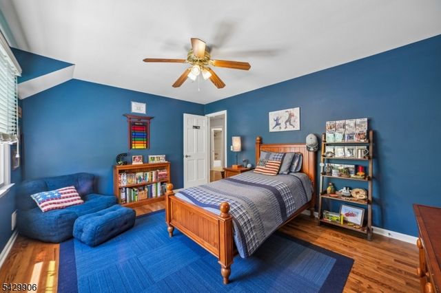 6 Windsor Ct, Clinton Twp., NJ 08801