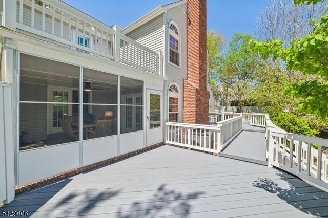 6 Windsor Ct, Clinton Twp., NJ 08801