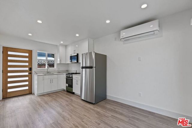 6229 Sylvia Avenue, Tarzana, CA 91335