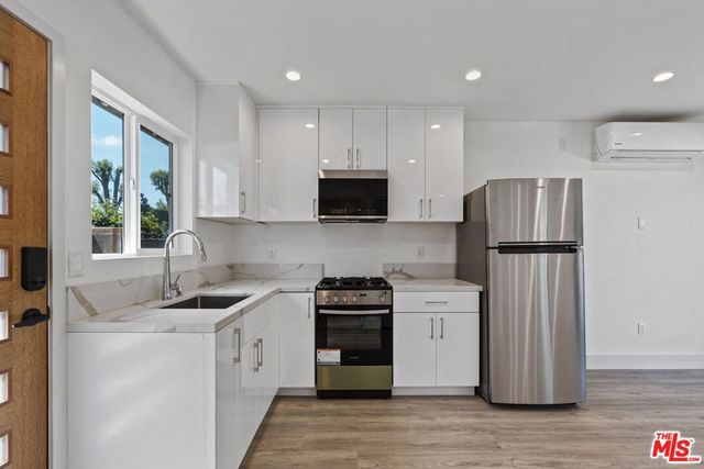 6229 Sylvia Avenue, Tarzana, CA 91335