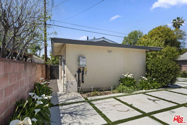 6229 Sylvia Avenue, Tarzana, CA 91335