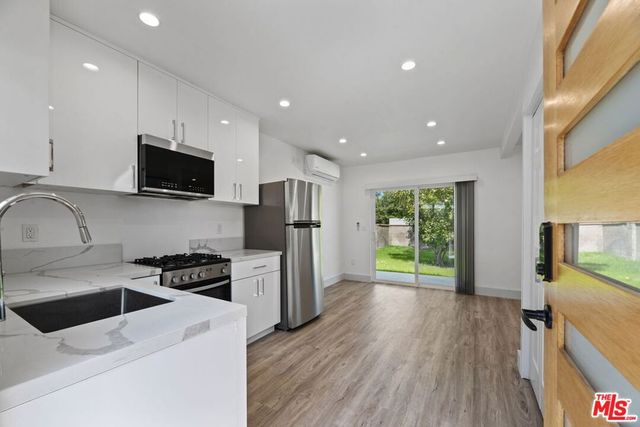 6229 Sylvia Avenue, Tarzana, CA 91335