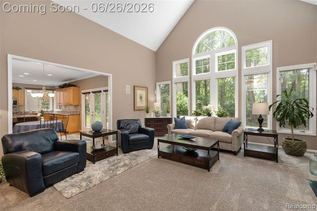 2176 Oakwood Drive, Troy, MI 48085