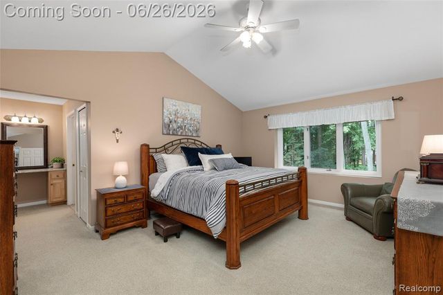 2176 Oakwood Drive, Troy, MI 48085