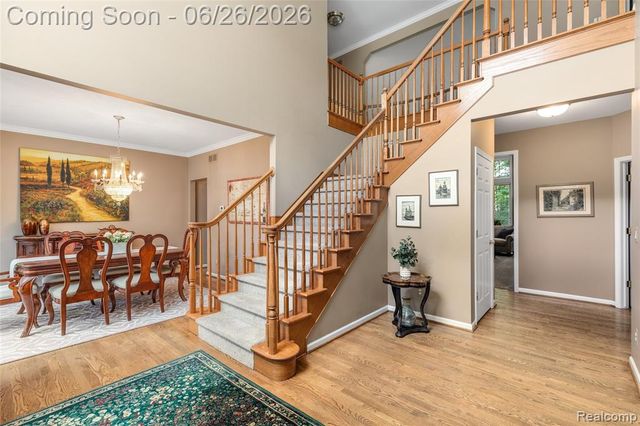 2176 Oakwood Drive, Troy, MI 48085