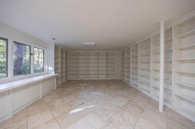 922 Barton Woods NE Road, Atlanta, GA 30307