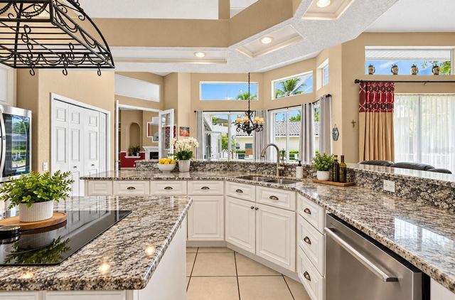 9108 WOODRIDGE RUN DRIVE, Tampa, FL 33647