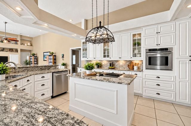 9108 WOODRIDGE RUN DRIVE, Tampa, FL 33647