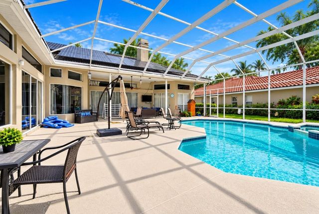 9108 WOODRIDGE RUN DRIVE, Tampa, FL 33647