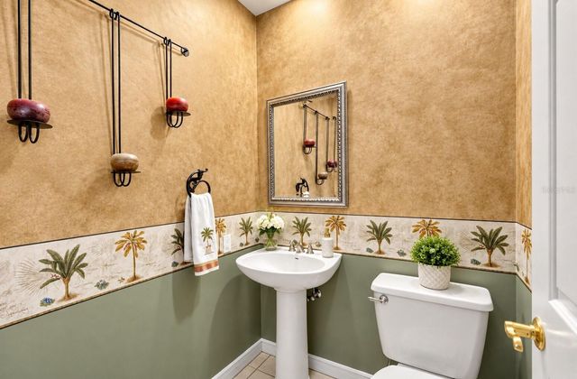 9108 WOODRIDGE RUN DRIVE, Tampa, FL 33647