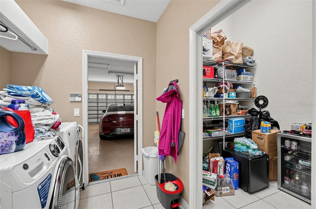 Image 43 of property listing at 9108 WOODRIDGE RUN DRIVE, Tampa, FL 33647