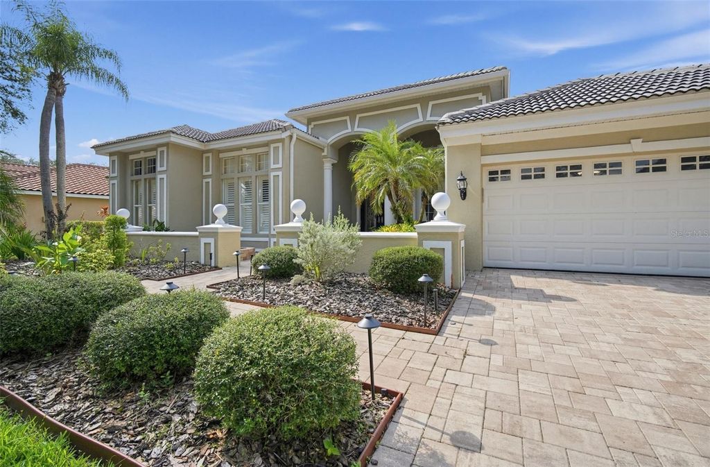 Image 6 of property listing at 9108 WOODRIDGE RUN DRIVE, Tampa, FL 33647