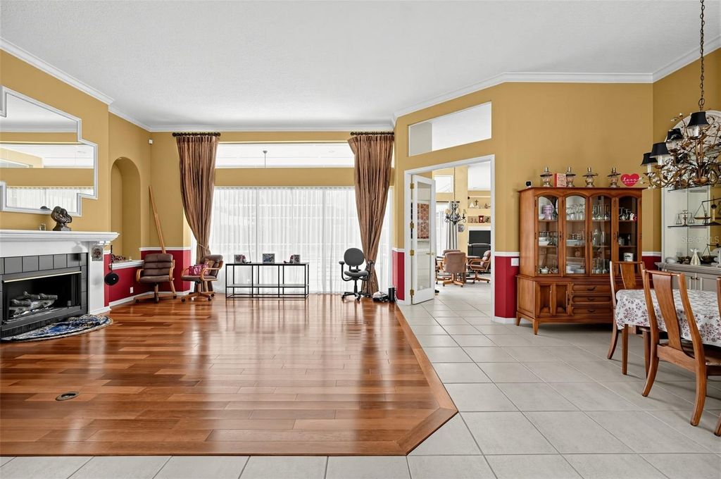 Image 8 of property listing at 9108 WOODRIDGE RUN DRIVE, Tampa, FL 33647