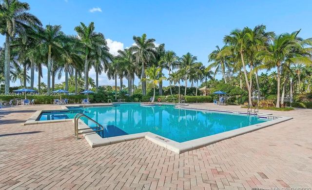 781 NW 170th Ter, Pembroke Pines, FL 33028