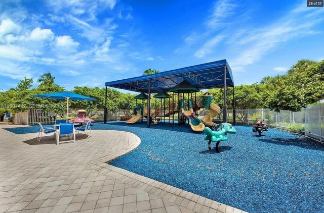 781 NW 170th Ter, Pembroke Pines, FL 33028