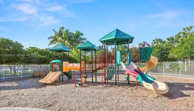 781 NW 170th Ter, Pembroke Pines, FL 33028