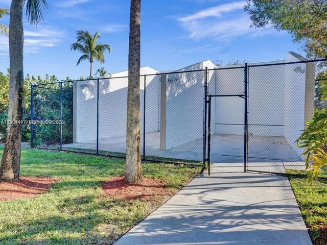 781 NW 170th Ter, Pembroke Pines, FL 33028