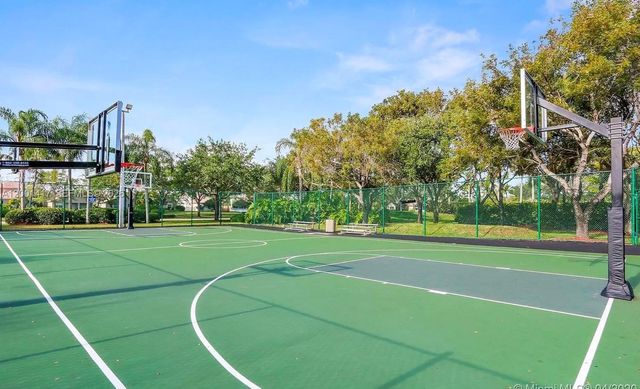 781 NW 170th Ter, Pembroke Pines, FL 33028