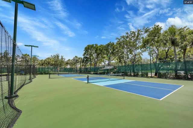 781 NW 170th Ter, Pembroke Pines, FL 33028