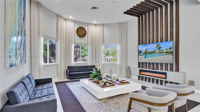 781 NW 170th Ter, Pembroke Pines, FL 33028