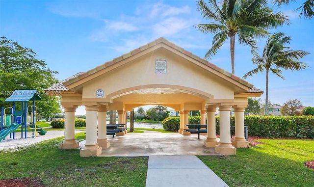 781 NW 170th Ter, Pembroke Pines, FL 33028