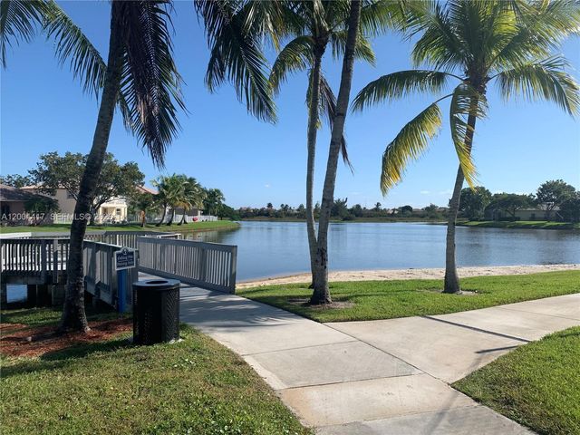 781 NW 170th Ter, Pembroke Pines, FL 33028