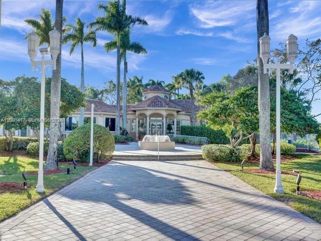 781 NW 170th Ter, Pembroke Pines, FL 33028