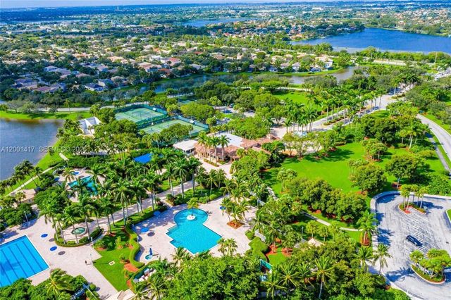 781 NW 170th Ter, Pembroke Pines, FL 33028